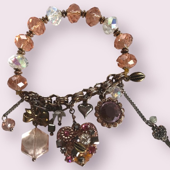 Vintage Betsey Johnson Elastic Charm Bracelet Hearts Crystals Embellished - Picture 1 of 9